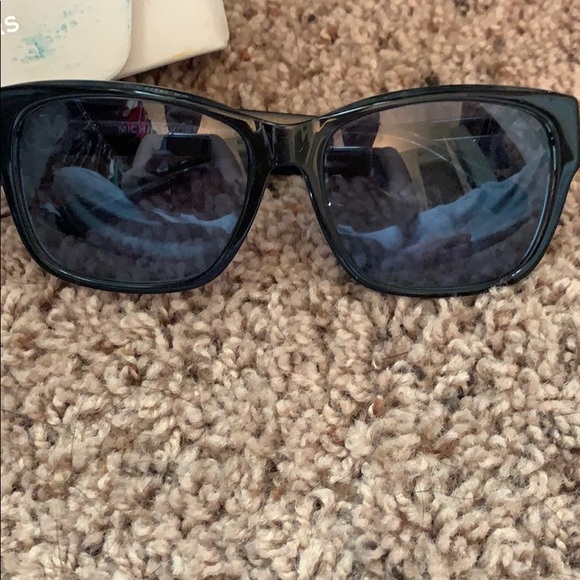 Michael Kors sunglasses - Picture 2 of 5